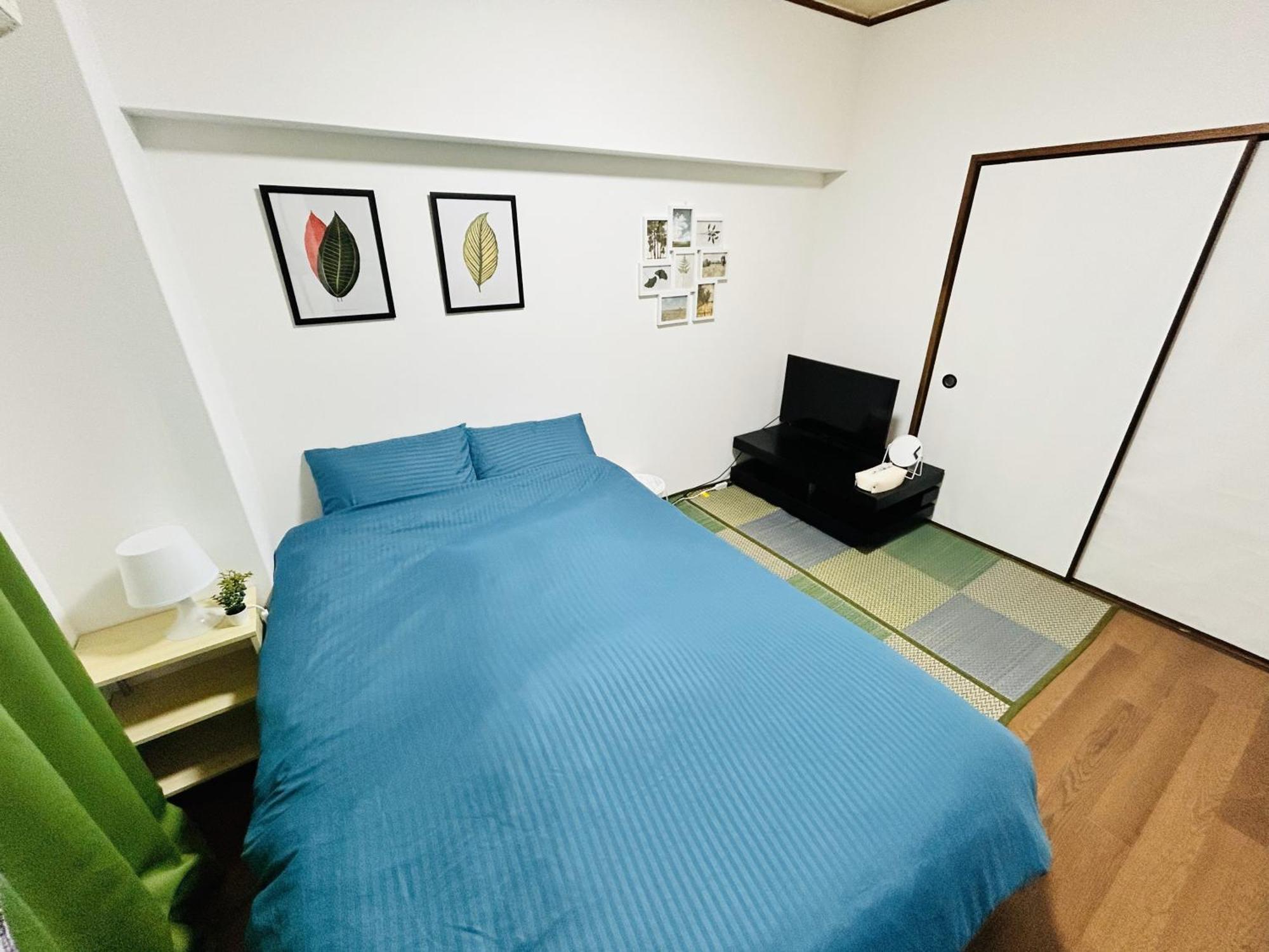 Apartment Base Hakata *
