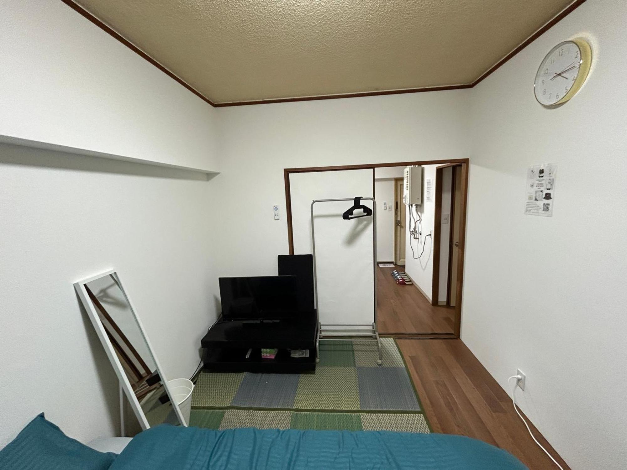 Base Hakata Apartment *
